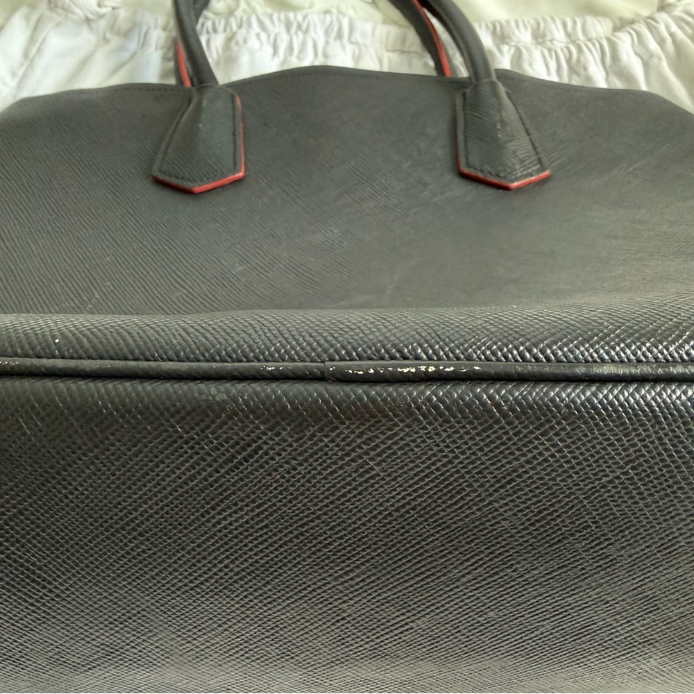 Prada Saffiano Double Large Tote in Black and Red. - Picture 11 of 16